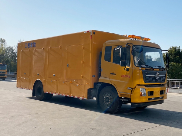 東風(fēng)天錦工程救險(xiǎn)車(chē)帶休息室